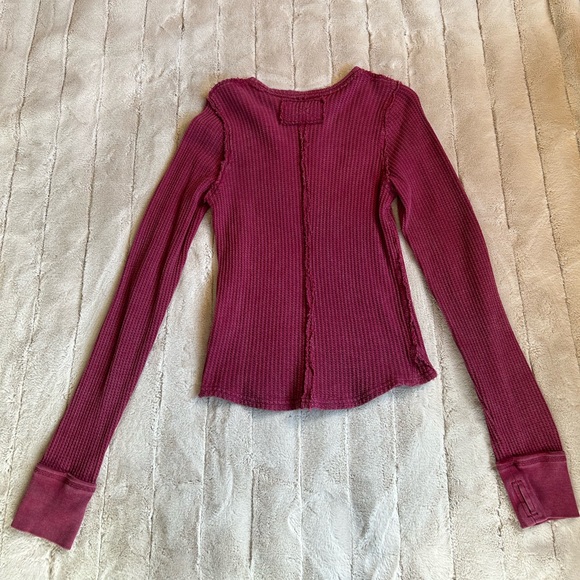🥳 *SALE* Free People We The Free Roll With It Thermal, Rhododendron, Size Large - Picture 2 of 3
